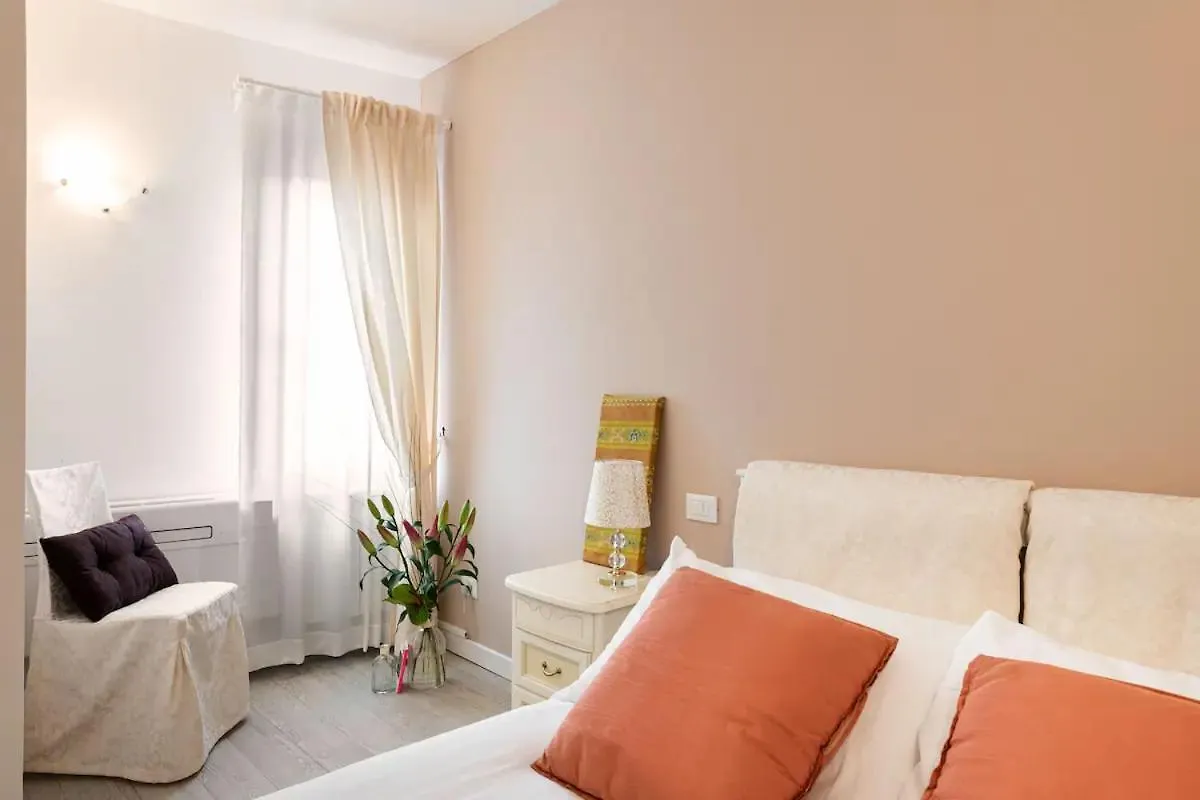 Venice Ivory Room