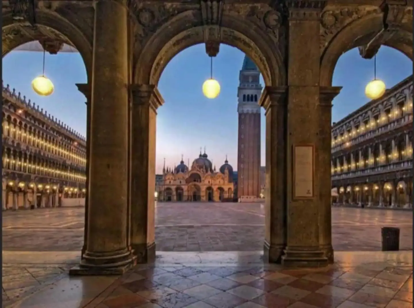 Venice Ivory Room location